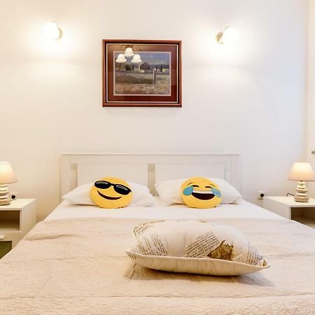 Central Apartment Smiley - Free Parking ซาเกร็บ ภายนอก รูปภาพ