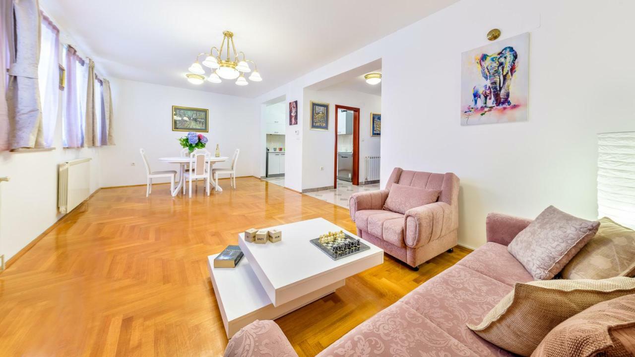 Central Apartment Smiley - Free Parking ซาเกร็บ ภายนอก รูปภาพ