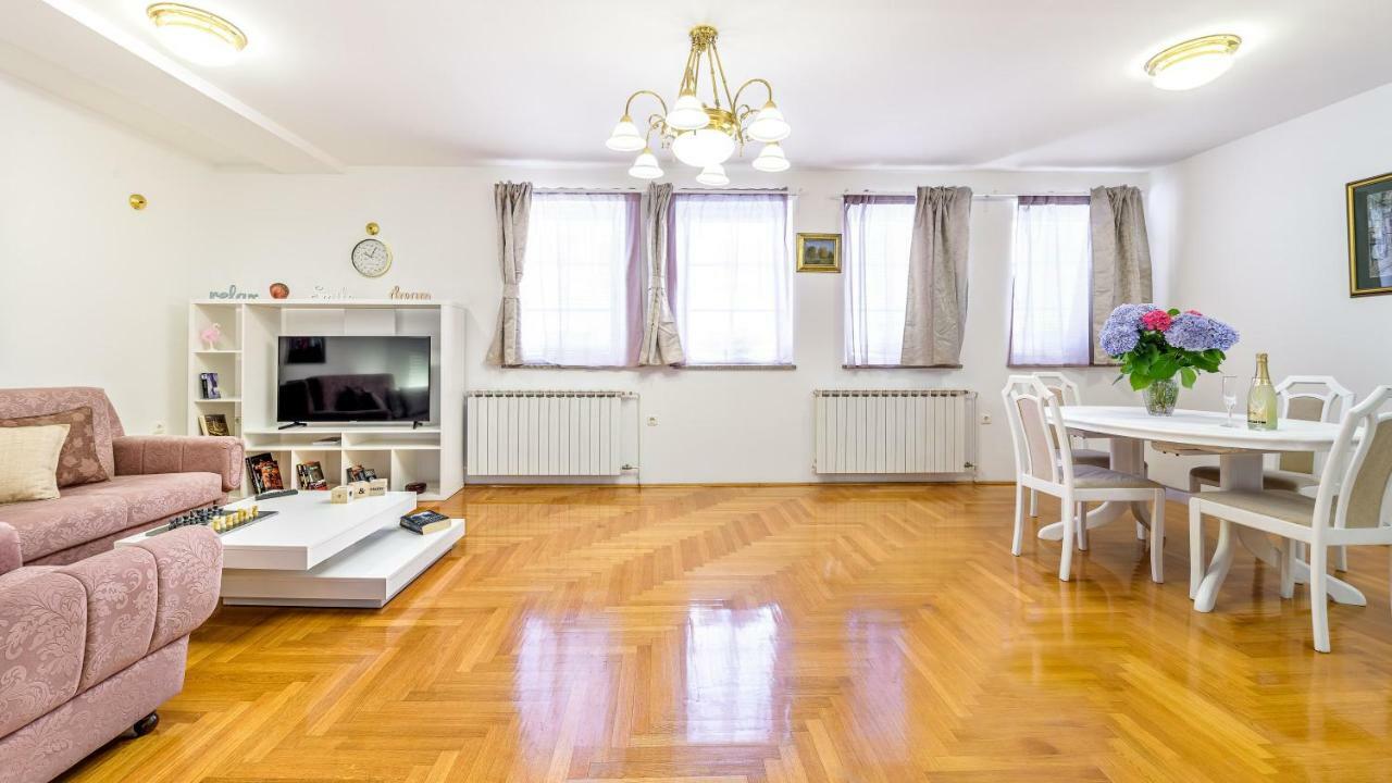 Central Apartment Smiley - Free Parking ซาเกร็บ ภายนอก รูปภาพ